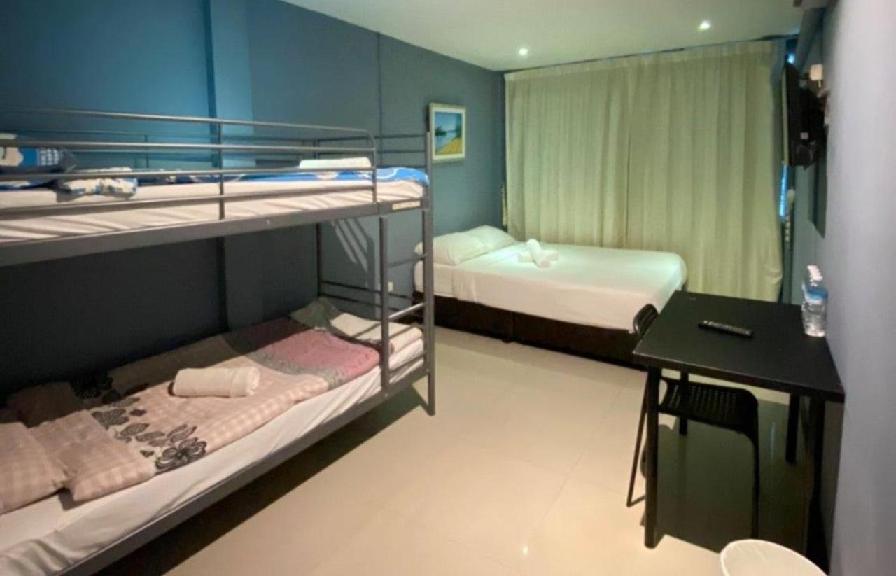 The Little Pig Sukhumvit Hotel Bangkok Buitenkant foto